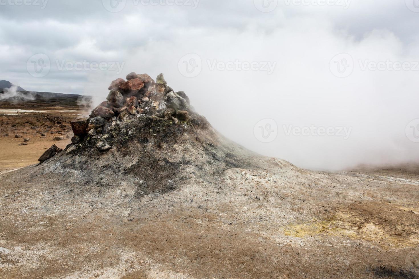 Islande, zone géothermique de hverir. photo