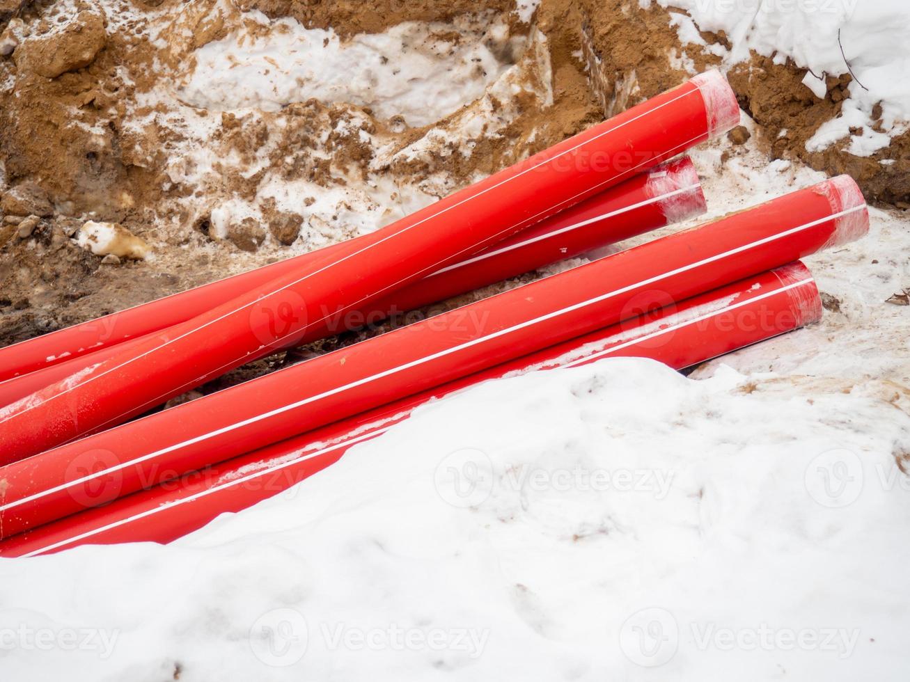 travaux d'égouts. tuyaux d'égout. communications souterraines. photo