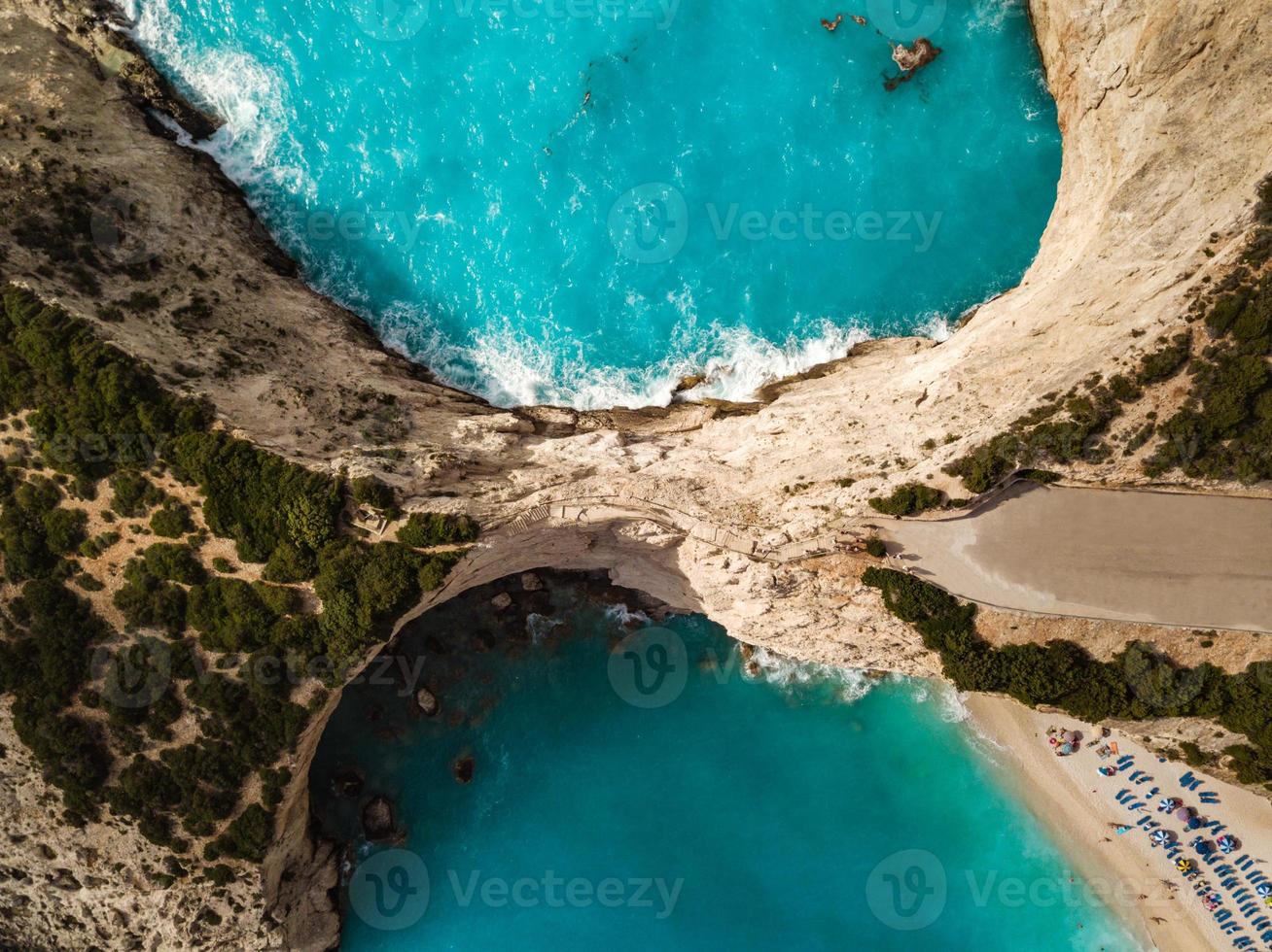 vue aérienne des falaises méditerranéennes photo