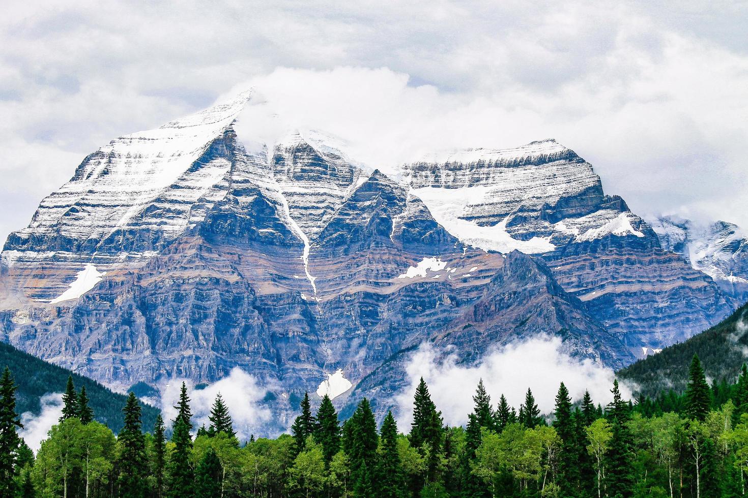 vue panoramique sur la montagne photo