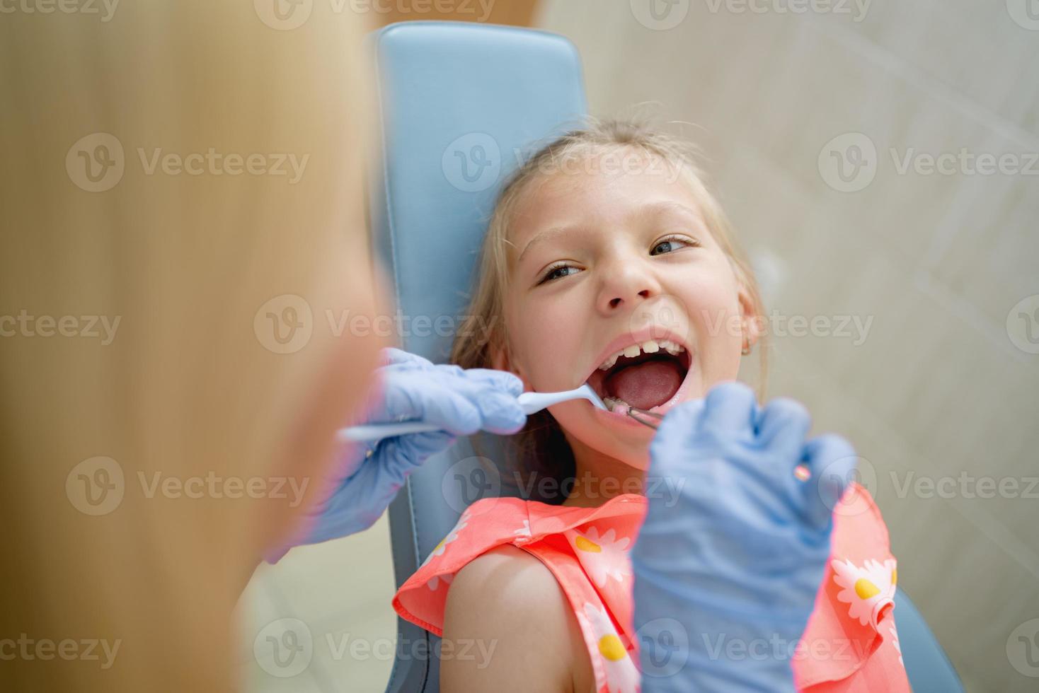 première visite chez le dentiste photo