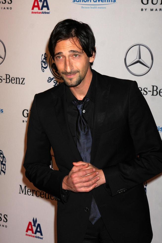 Los angeles, oct 23 - adrien brody arrive au carrousel de l'espoir 2010 au beverly hilton hotel le 23 octobre 2010 à beverly hills, ca photo