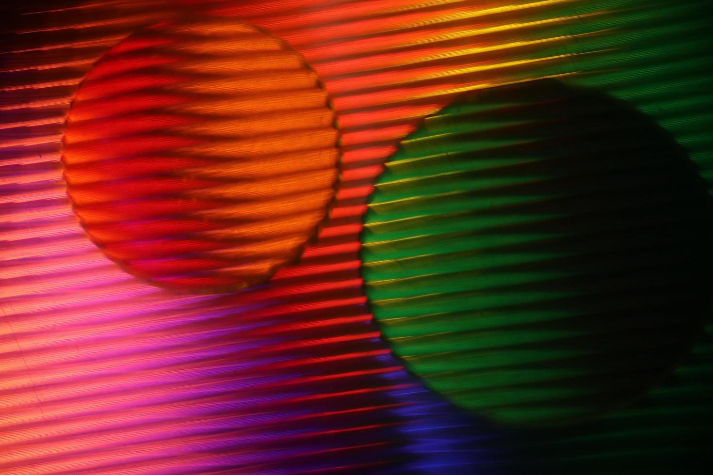 cercles et lignes en orange, vert, rouge et magenta photo