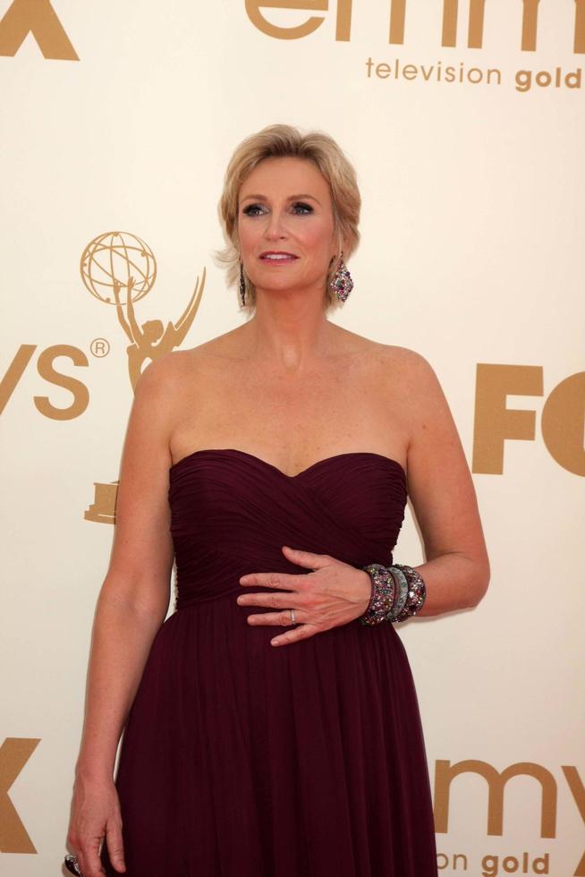 Los angeles, sep 18 - jane lynch arrivant à la 63e primetime emmy awards au nokia theatre le 18 septembre 2011 à los angeles, ca photo