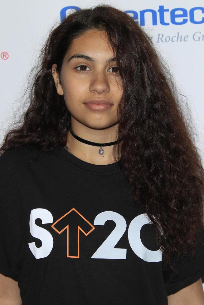 Los angeles, 9 septembre - alessia cara à la 5e biennale debout contre le cancer à la salle de concert walt disney le 9 septembre 2016 à los angeles, ca photo