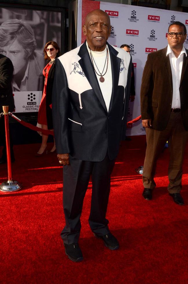 los angeles, 28 avril - louis gossett jr au tcm classic film festival soirée d'ouverture tapis rouge au tcl chinese theatre imax le 28 avril 2016 à los angeles, ca photo