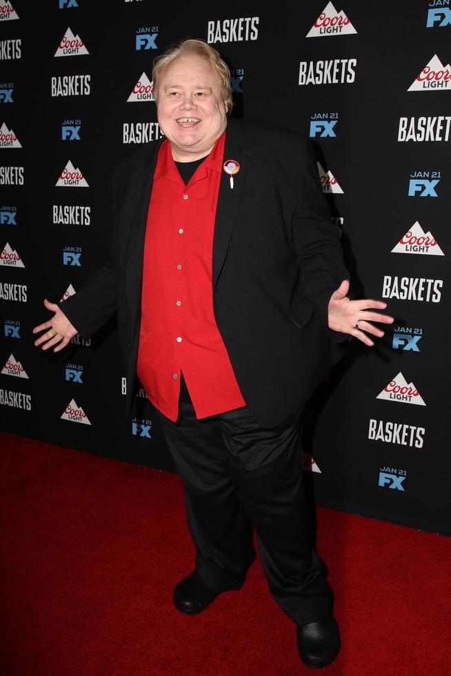 vlos angeles, jan 14 - louie anderson à l'événement tapis rouge des paniers au pacific design center le 14 janvier 2016 à west hollywood, ca photo