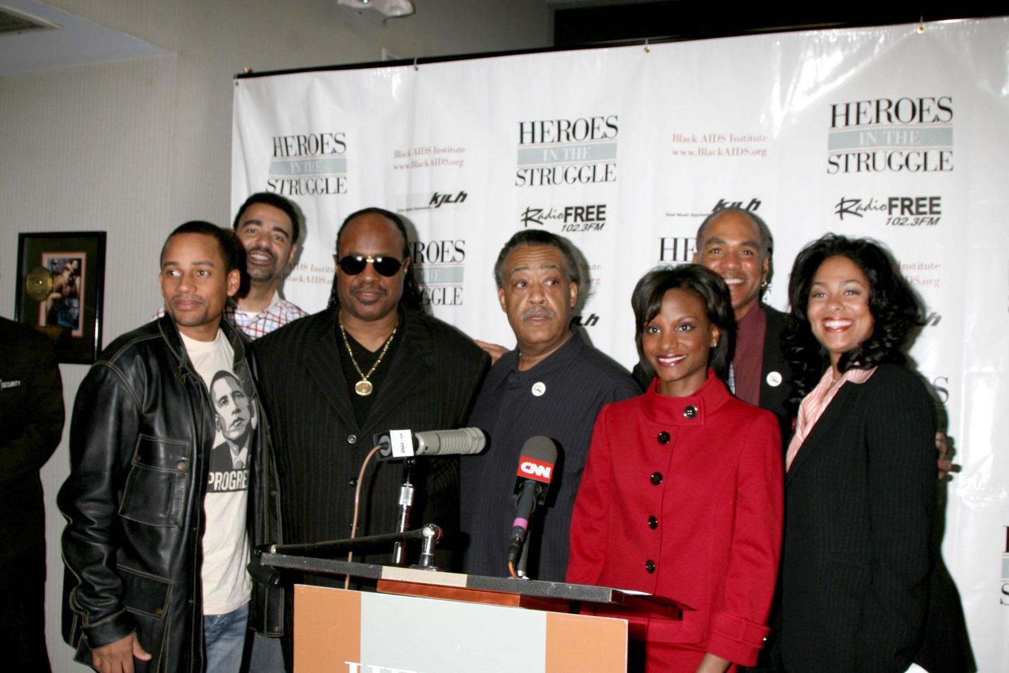 hill harper, danny blakewell jr, stevie wonder, rev al sharpton, phill wilson, représentant de la maison de potier et adai lamar la conférence de presse de l'institut des aides noires kjlh ingelwood, vers le 7 février 2008 © 2008 kathy hutchins hutchins photo