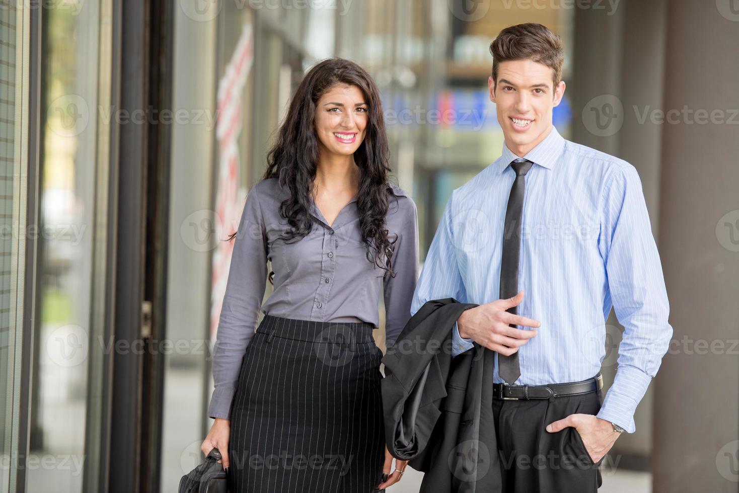 jeunes partenaires commerciaux photo