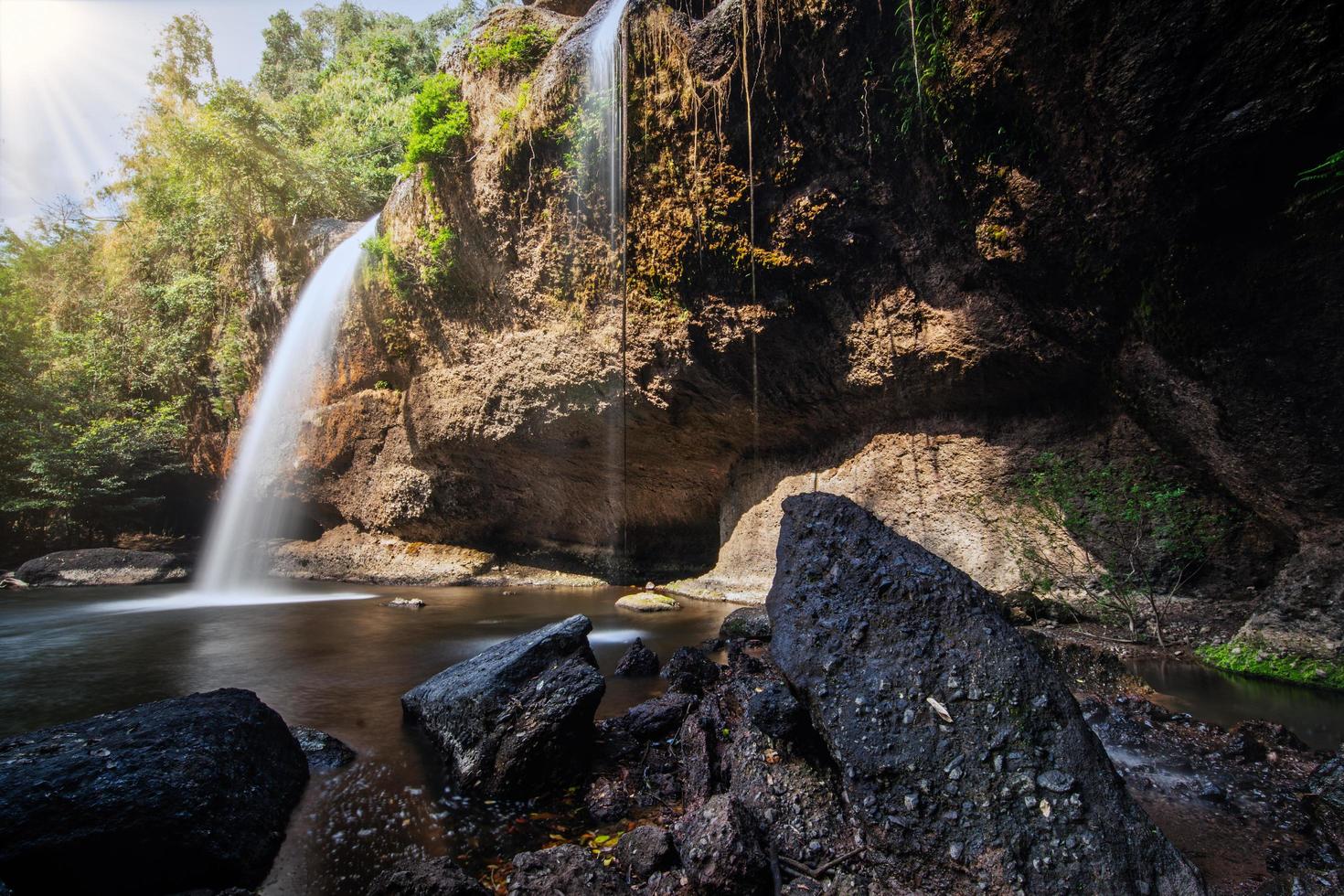 La cascade de haew suwat en thaïlande photo