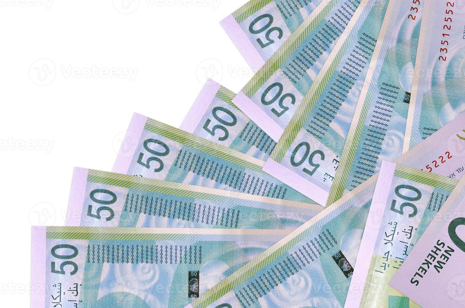 50 nouveaux billets de shekels israéliens se trouvent dans un ordre différent isolé sur blanc. concept bancaire local ou de création d'argent photo