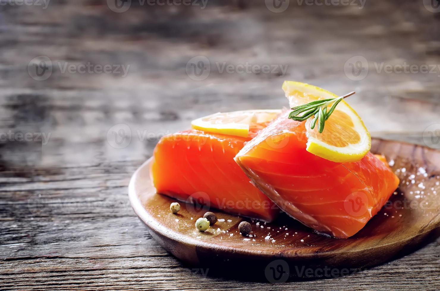 saumon au citron et romarin photo