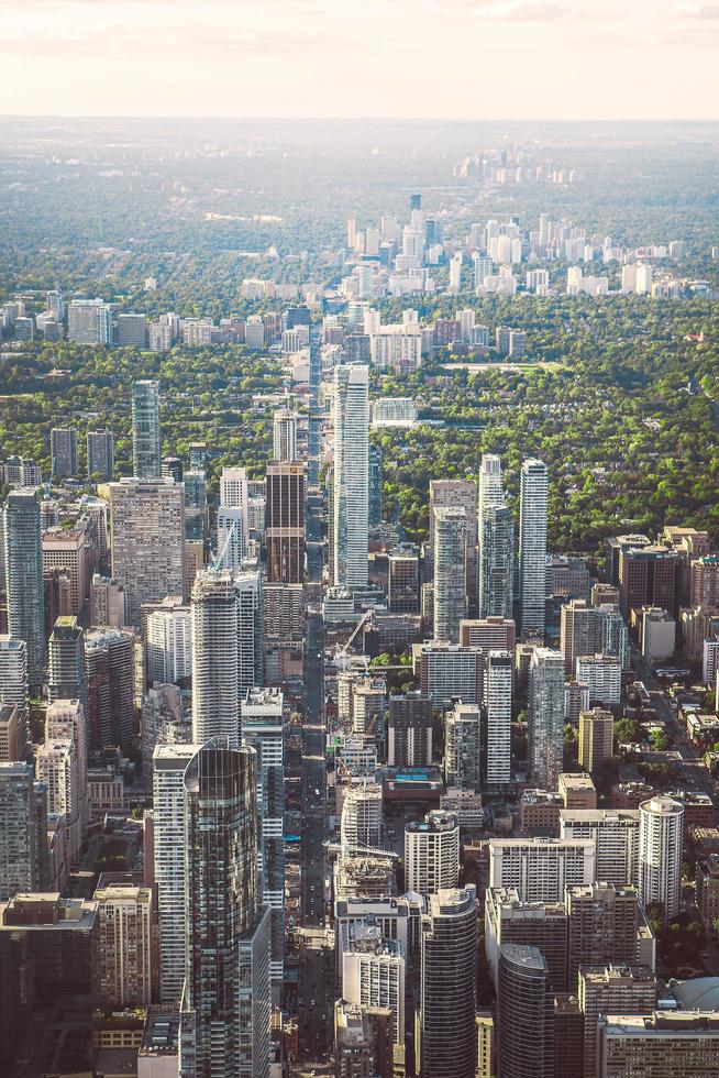 vue aérienne des bâtiments de la ville pendant la journée photo