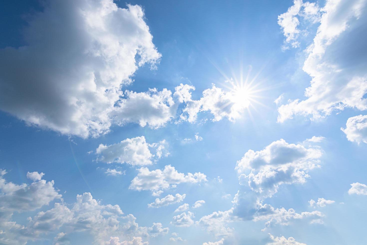 ciel bleu et nuages photo