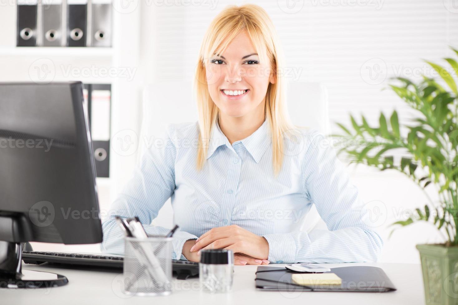 vue de femme d'affaires occupée photo