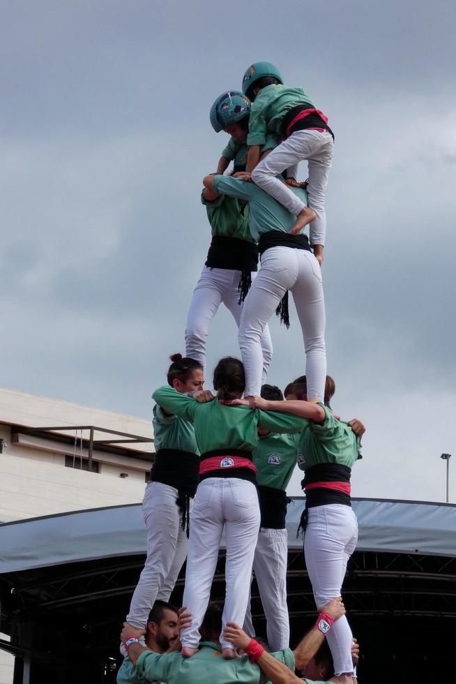 châteaux humains, tradition typique de certaines villes catalanes, espagne photo