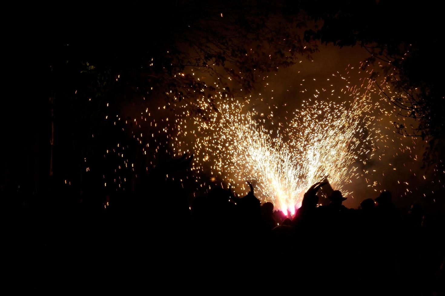 photo abstraite de fêtes de diables et de feux d'artifice.