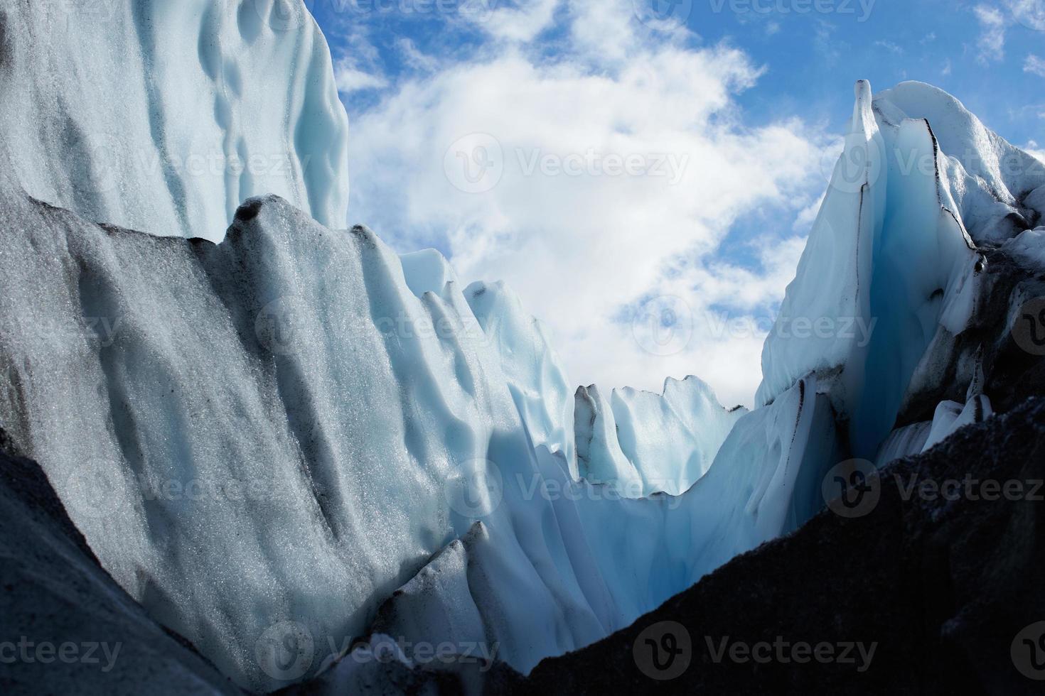 Blue pics glaciaires sur le glacier de Matanuska, Alaska USA photo