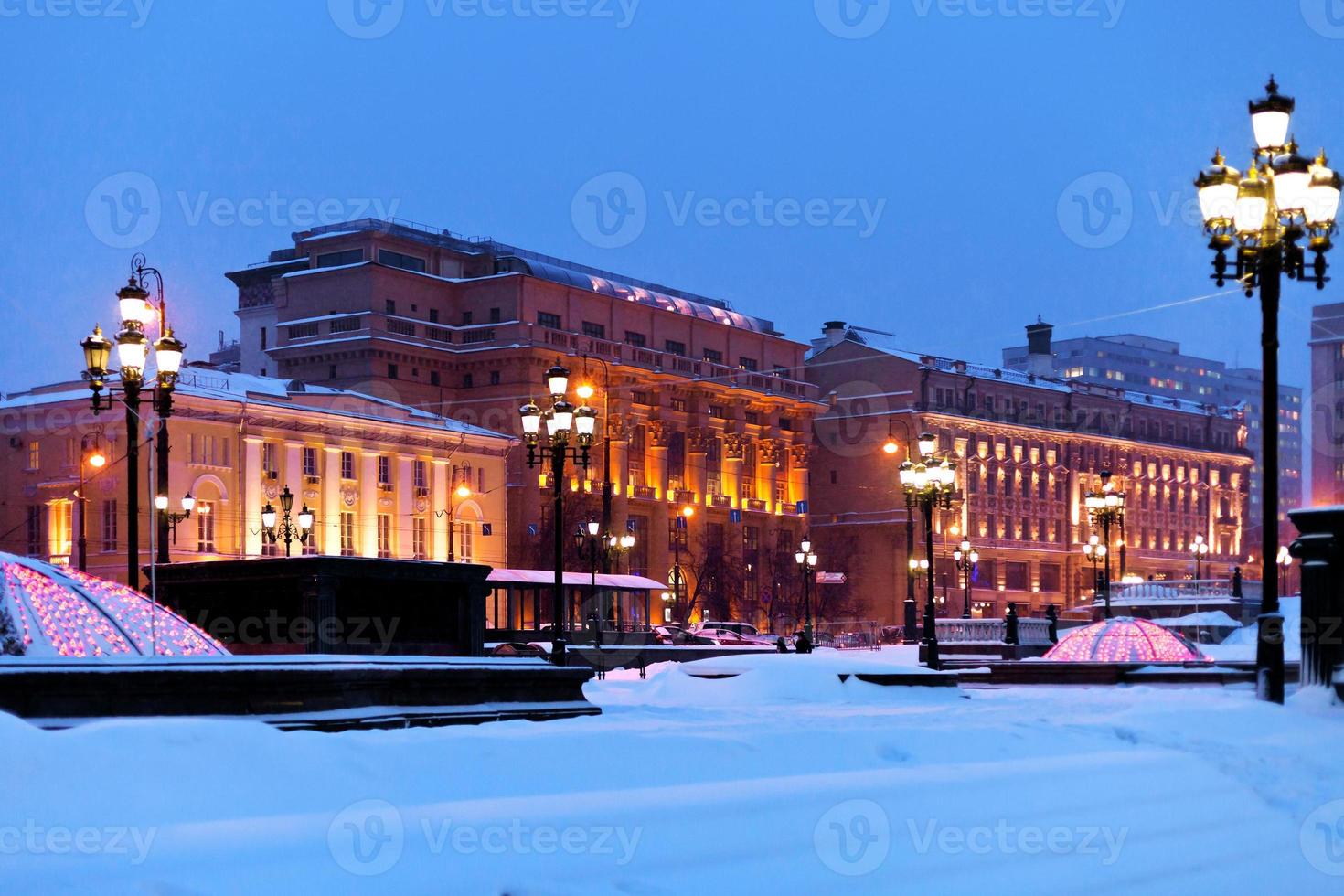 place du manège couvert de neige en hiver photo