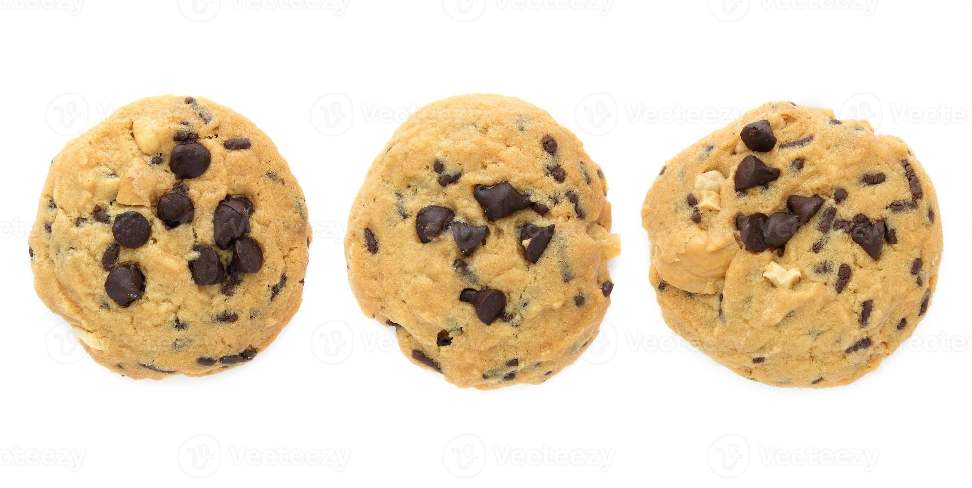 ensemble de biscuits aux pépites de chocolat isolés sur blanc photo