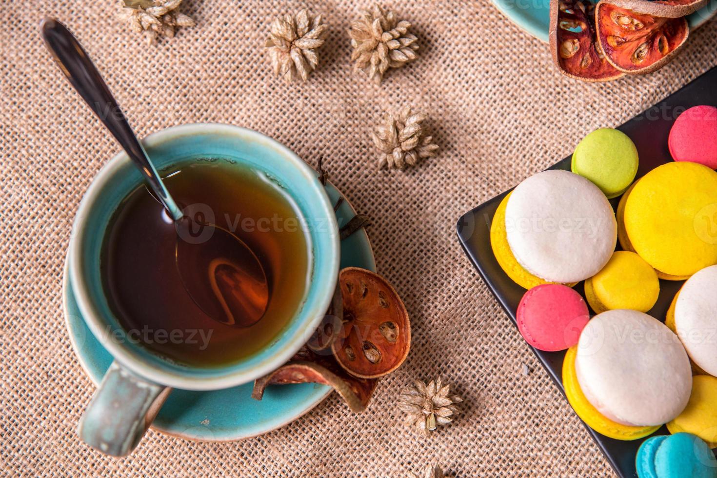 macarons français colorés. photo