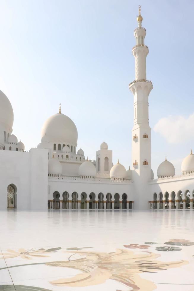 abu dhabi, émirats arabes unis 27 décembre 2018 mosquée cheikh zayed. émirats arabes unis, moyen-orient. repère célèbre. photo