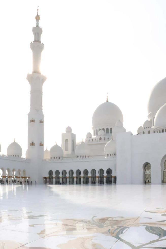 abu dhabi, émirats arabes unis 27 décembre 2018 mosquée cheikh zayed. émirats arabes unis, moyen-orient. repère célèbre. photo