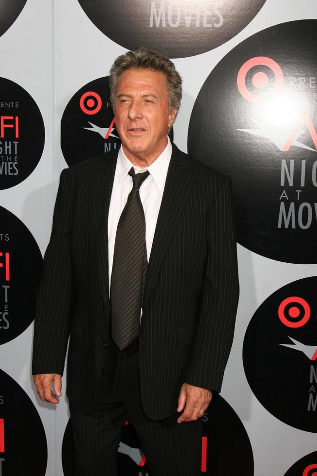 Dustin Hoffman arrivant à l'Afi Salute to the Movies présenté par Target à l'Arclight Theatre de Los Angeles, Californie, le 1er octobre 2008 photo