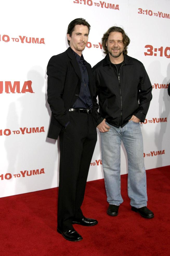 Christian Bale et Russell Crowe 3 - 10 à Yuma Premiere Westwood, ca 21 août 2007 2007 photo