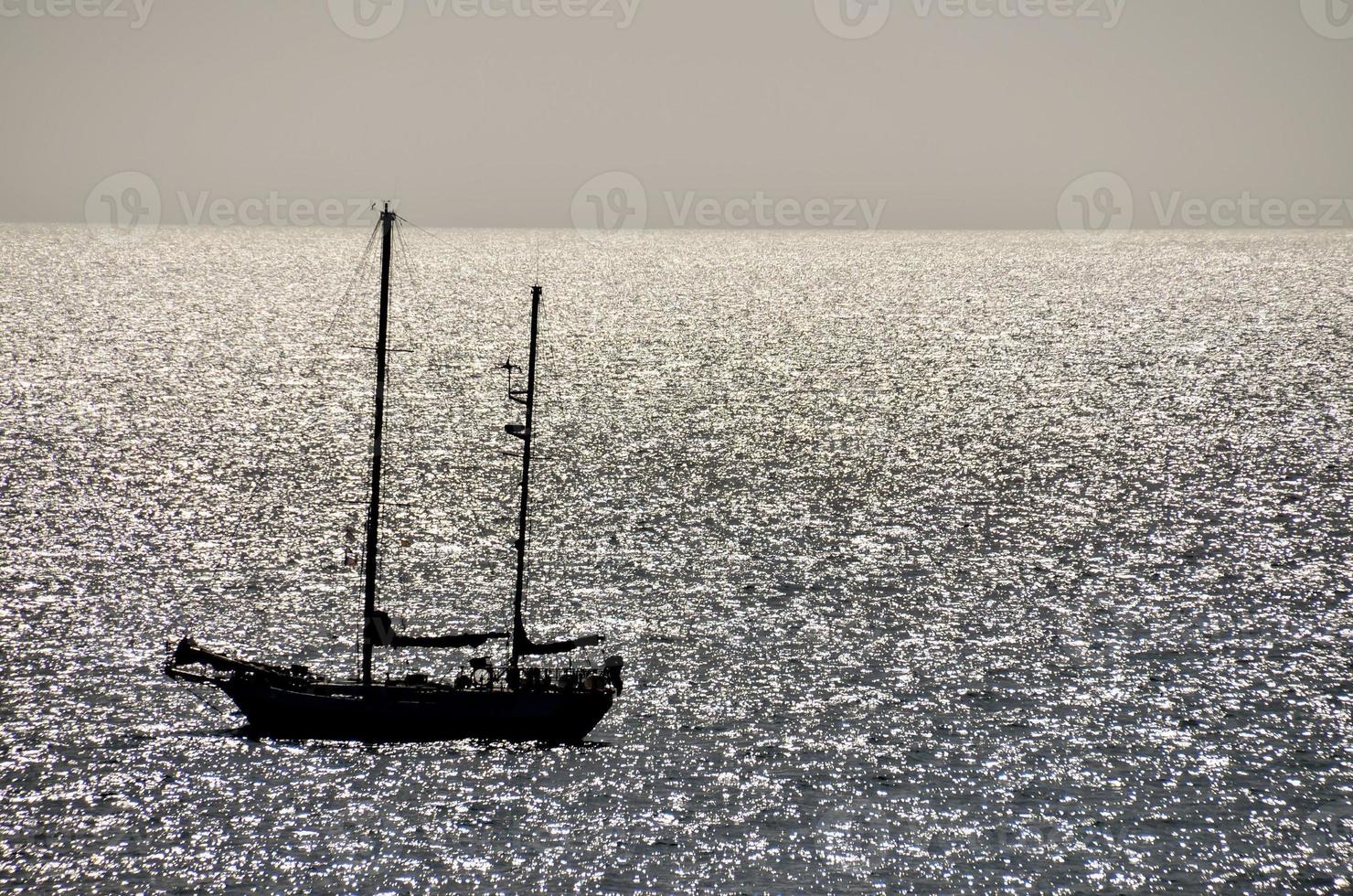 vue sur l'océan pendant la journée photo