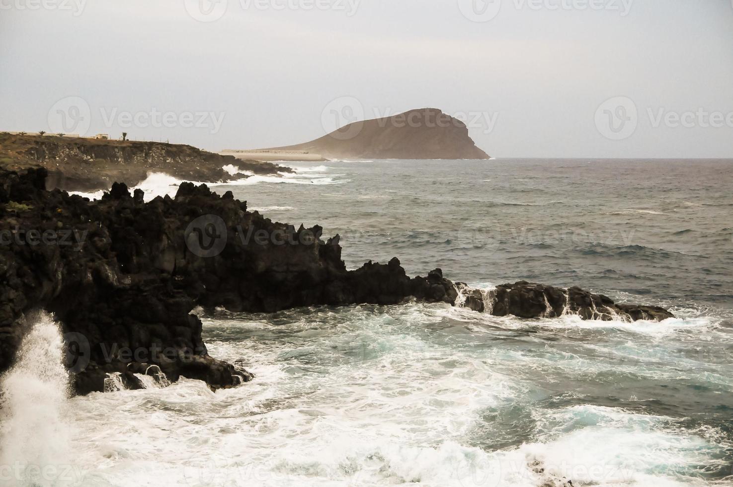 énormes vagues de la mer photo