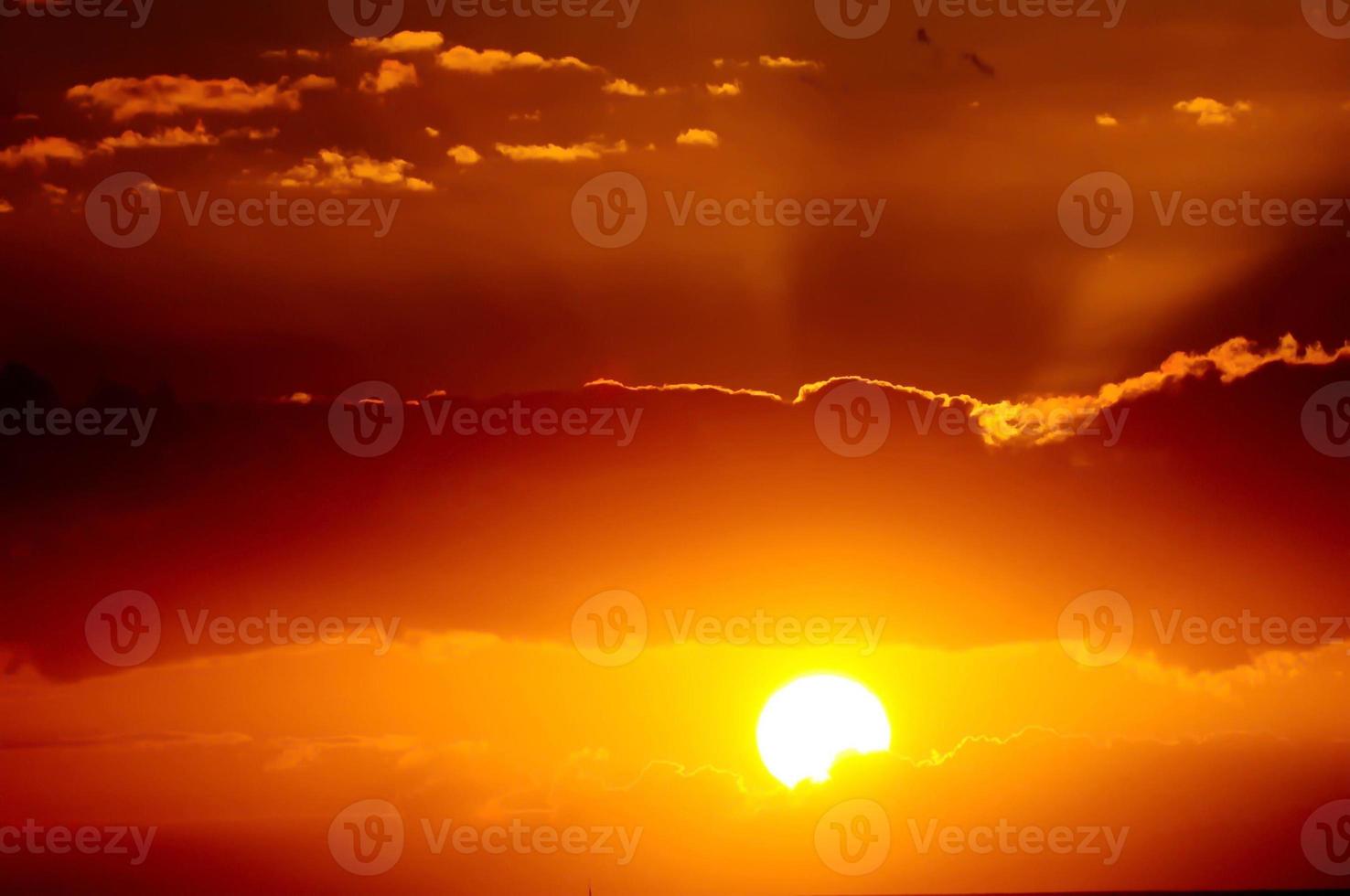 ciel coloré au coucher du soleil photo