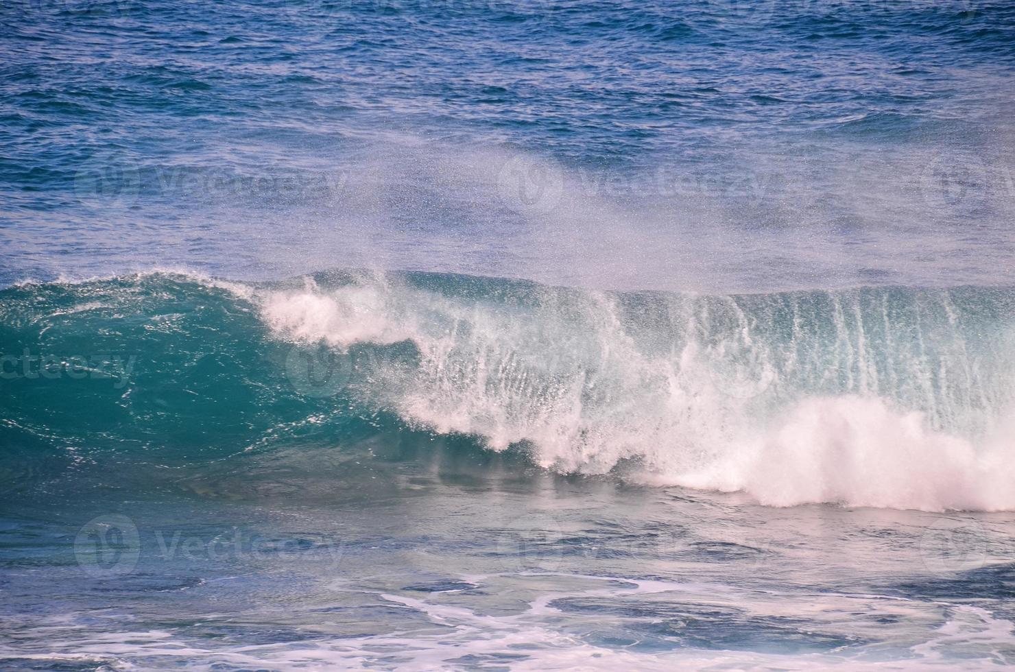 énormes vagues de la mer photo