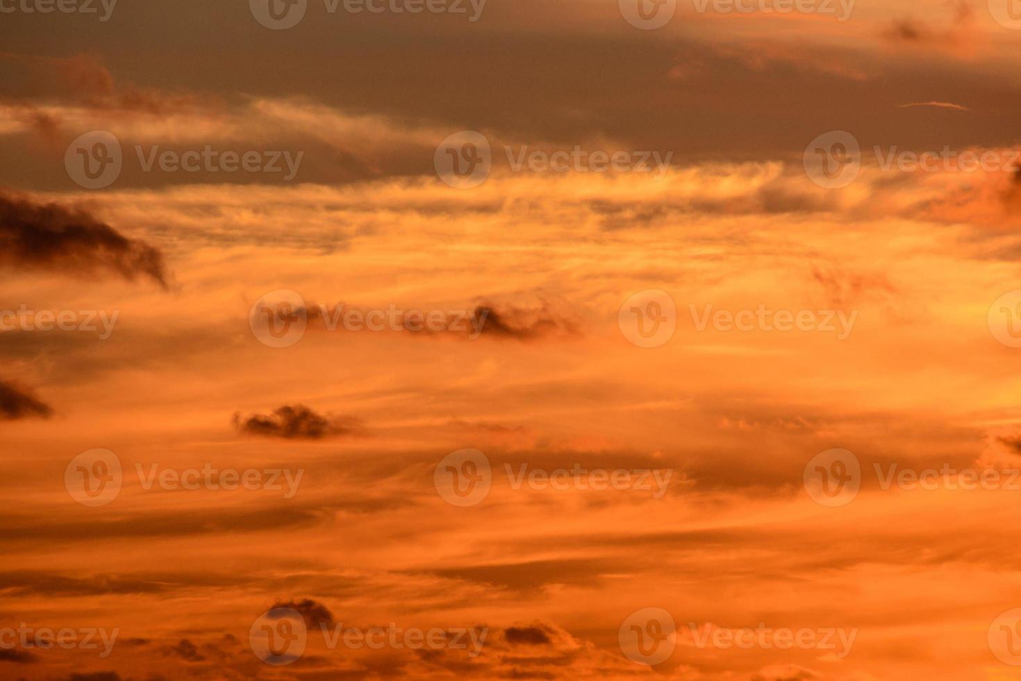 ciel coloré au coucher du soleil photo