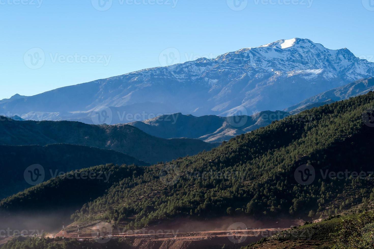 vue sur le paysage de montagne photo