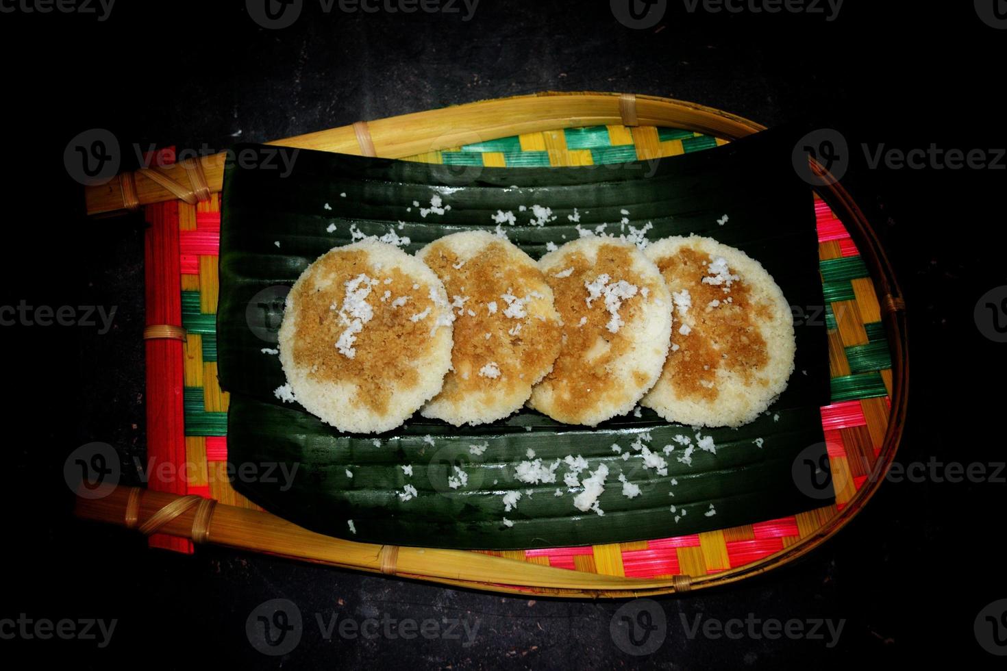 cuisine traditionnelle asiatique vapa pitha. emplacement - bogura, bangladesh. date - 24 novembre 2022 photo