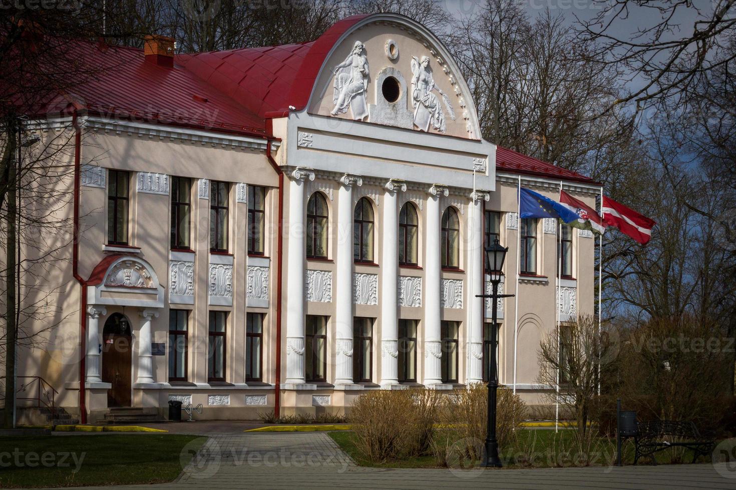 une petite ville en Lettonie photo