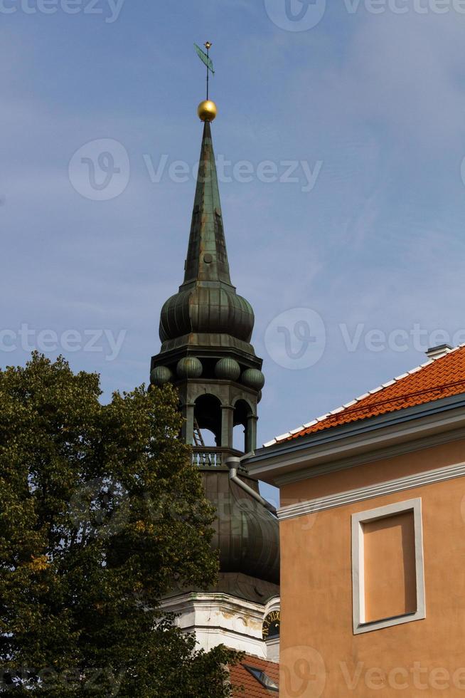 vieille ville de tallinn en été photo