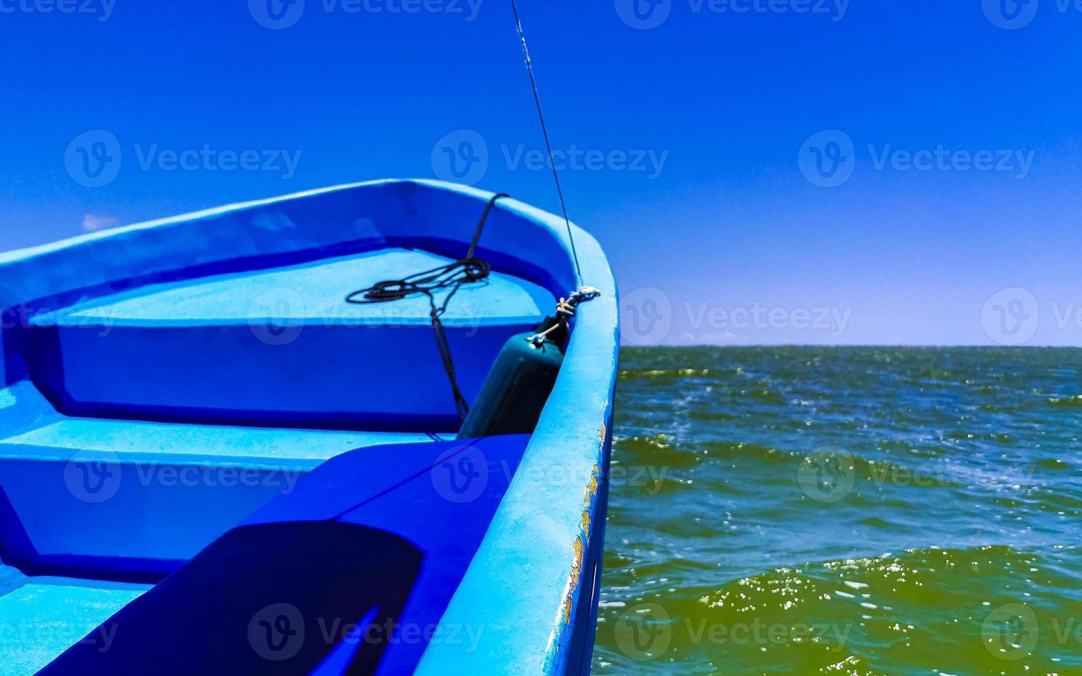 excursion en bateau speed boat ferry de chiquila à holbox mexique. photo