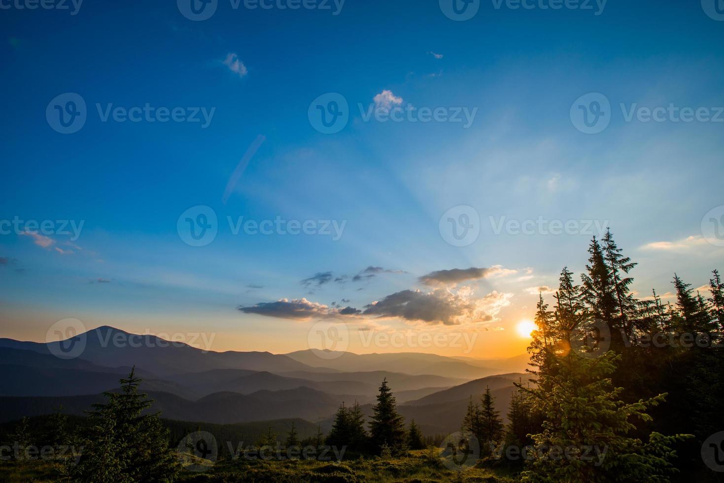 ciel coloré avec soleil photo