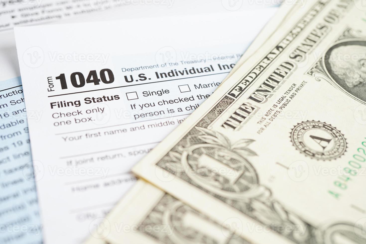 formulaire fiscal 1040 nous déclaration de revenus des particuliers, concept de financement d'entreprise. photo