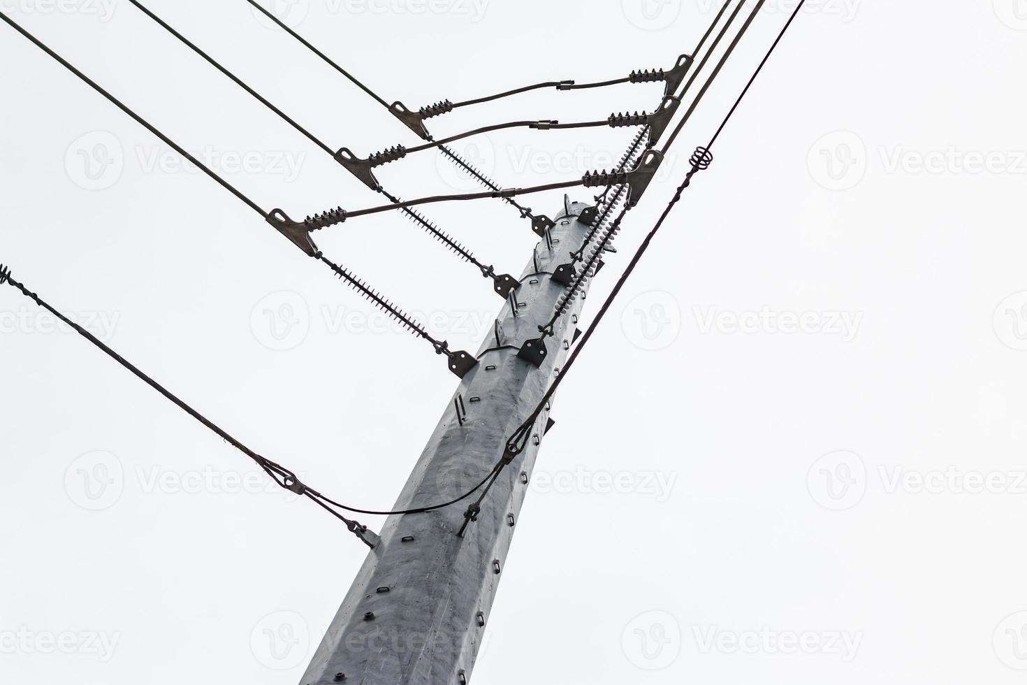 union de ligne électrique sur une tour en acier photo