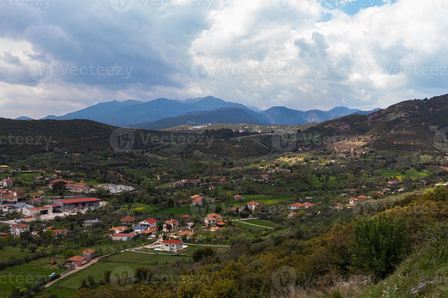 paysages printaniers des montagnes grecques photo