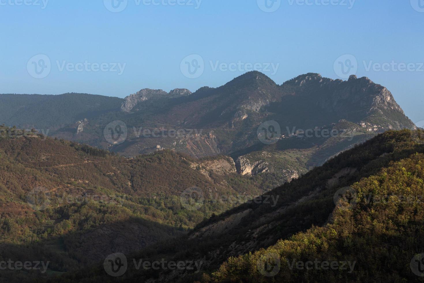 paysages printaniers des montagnes grecques photo