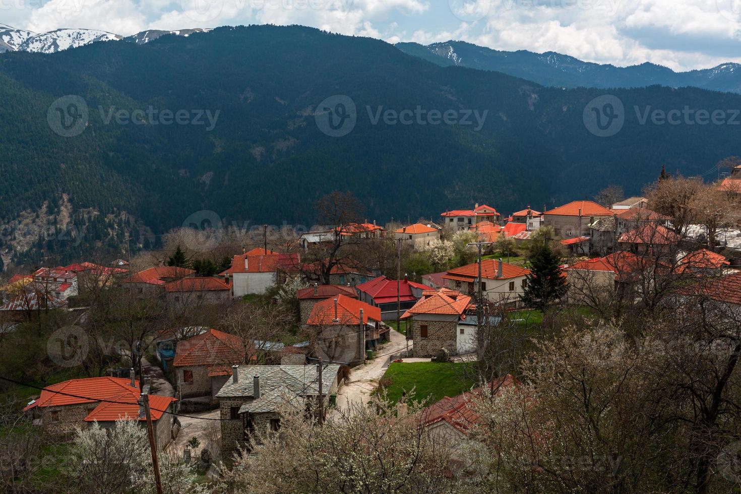 paysages printaniers des montagnes grecques photo