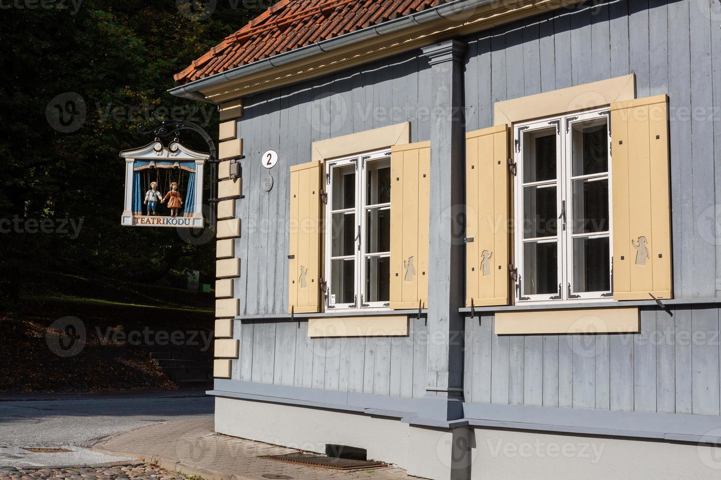 tartu, paysage urbain par une journée ensoleillée photo