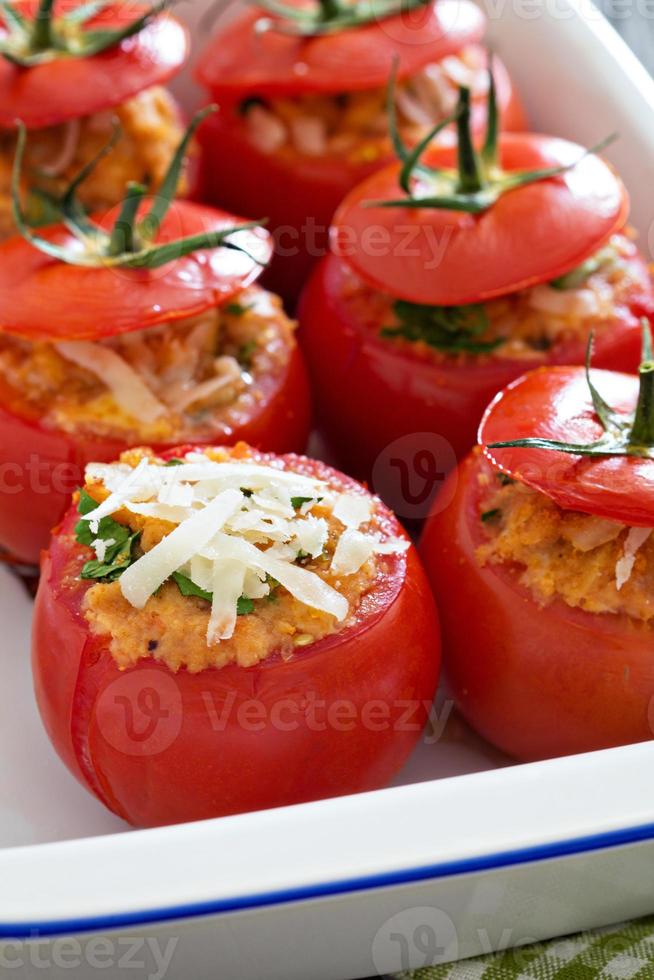 tomates farcies au fromage et chapelure photo