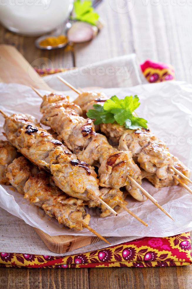 brochettes de poulet marinées au yaourt photo