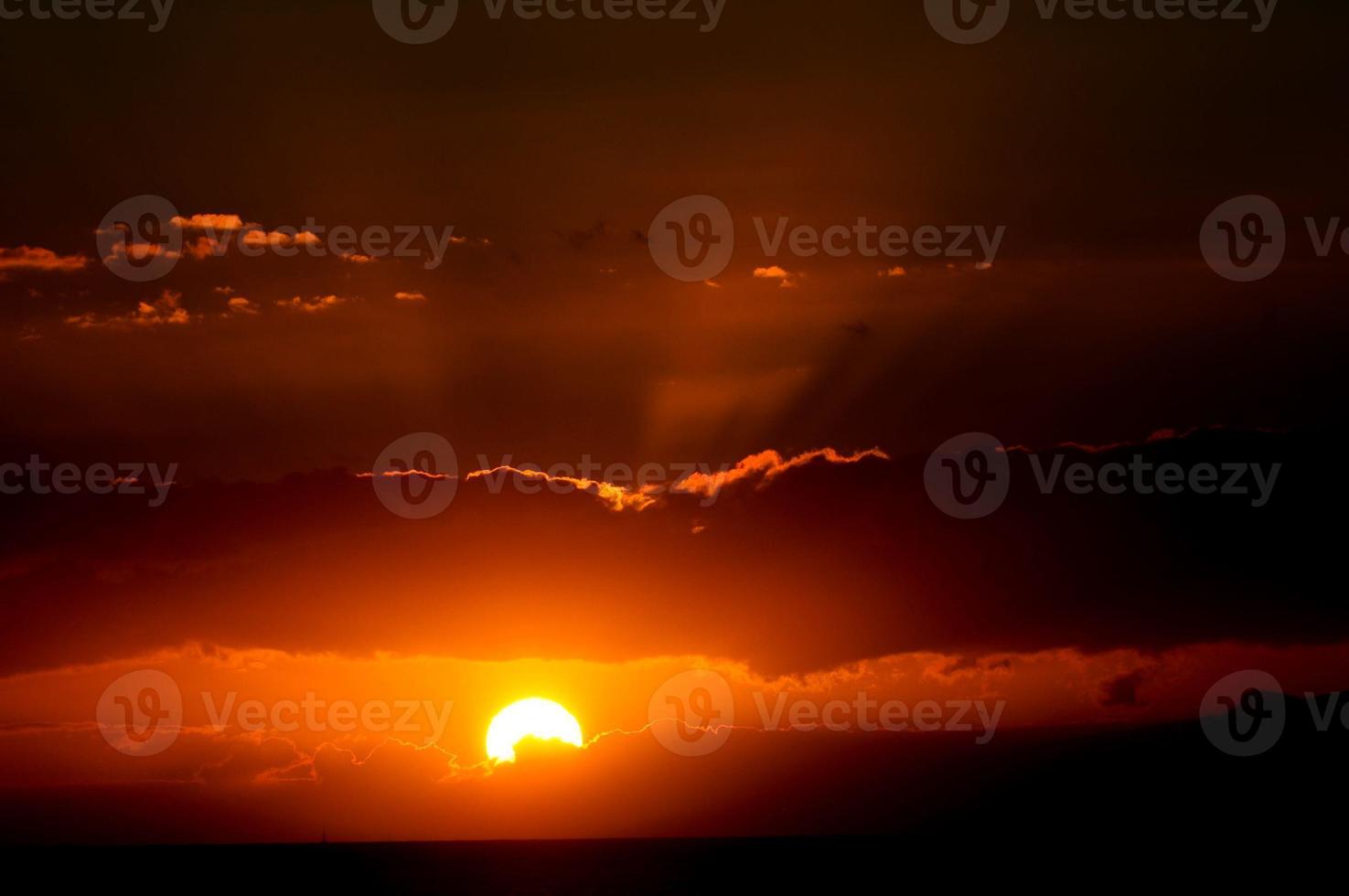 coucher de soleil sur l'océan photo