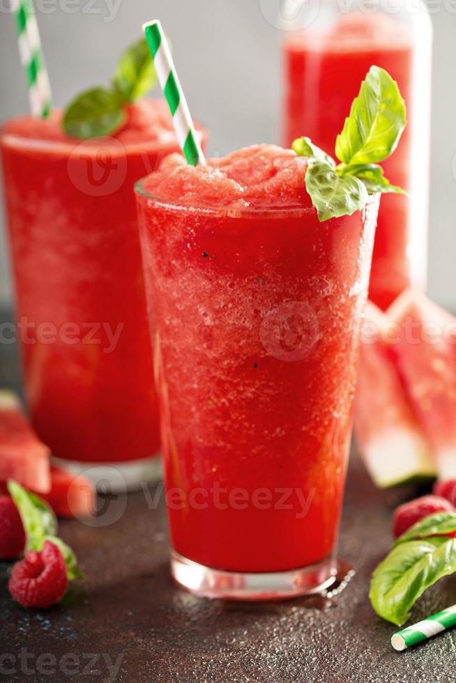 rafraîchissante boisson froide d'été pastèque slushie photo